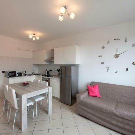 Be Lake Apartment Бавено Екстериор снимка
