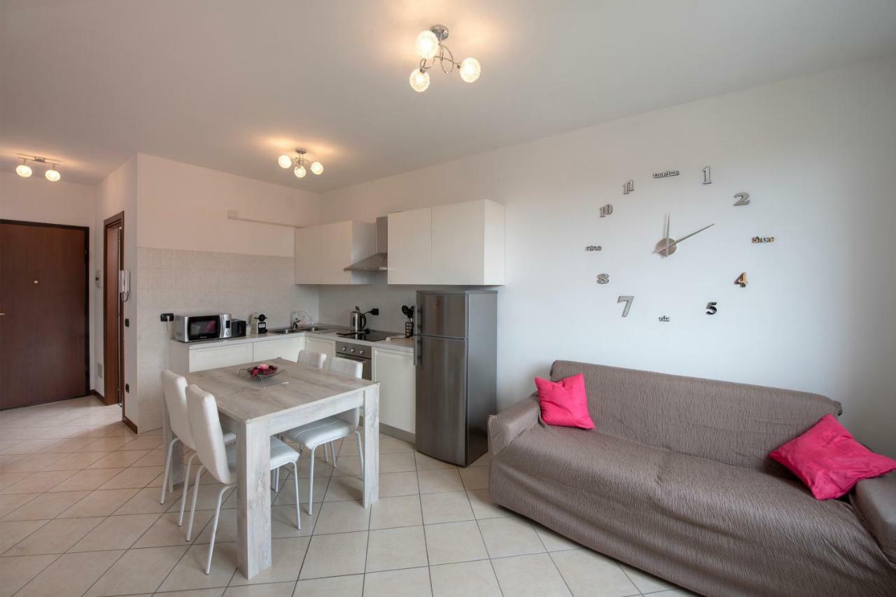 Be Lake Apartment Бавено Екстериор снимка
